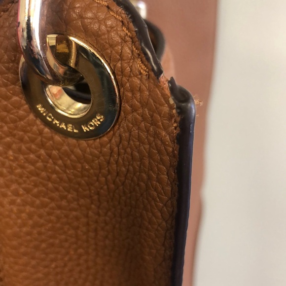 Michael Kors Tan Adjustable Crossbody Bag - Picture 8 of 9